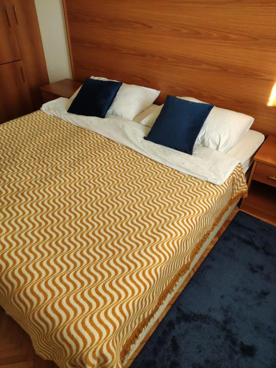 Hotel Ambasador พอดโกริกา ภายนอก รูปภาพ